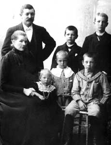 Sren and Johanna Srensen and family